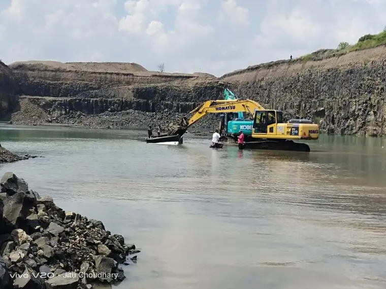 Shri Krishan Construction equipment and crusher plant on active site